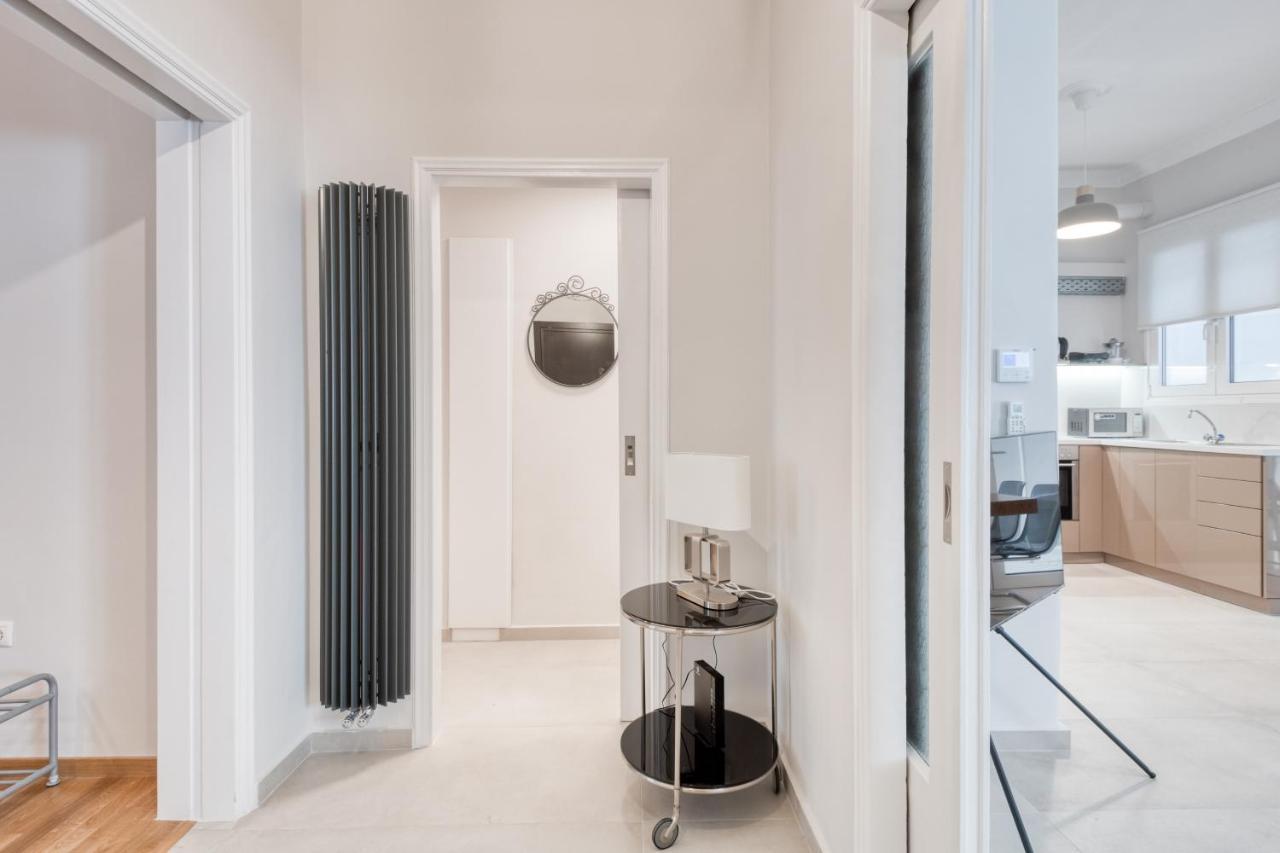 Modern 2-Bedroom Apt, 200M From The Acropolis Афіни Екстер'єр фото