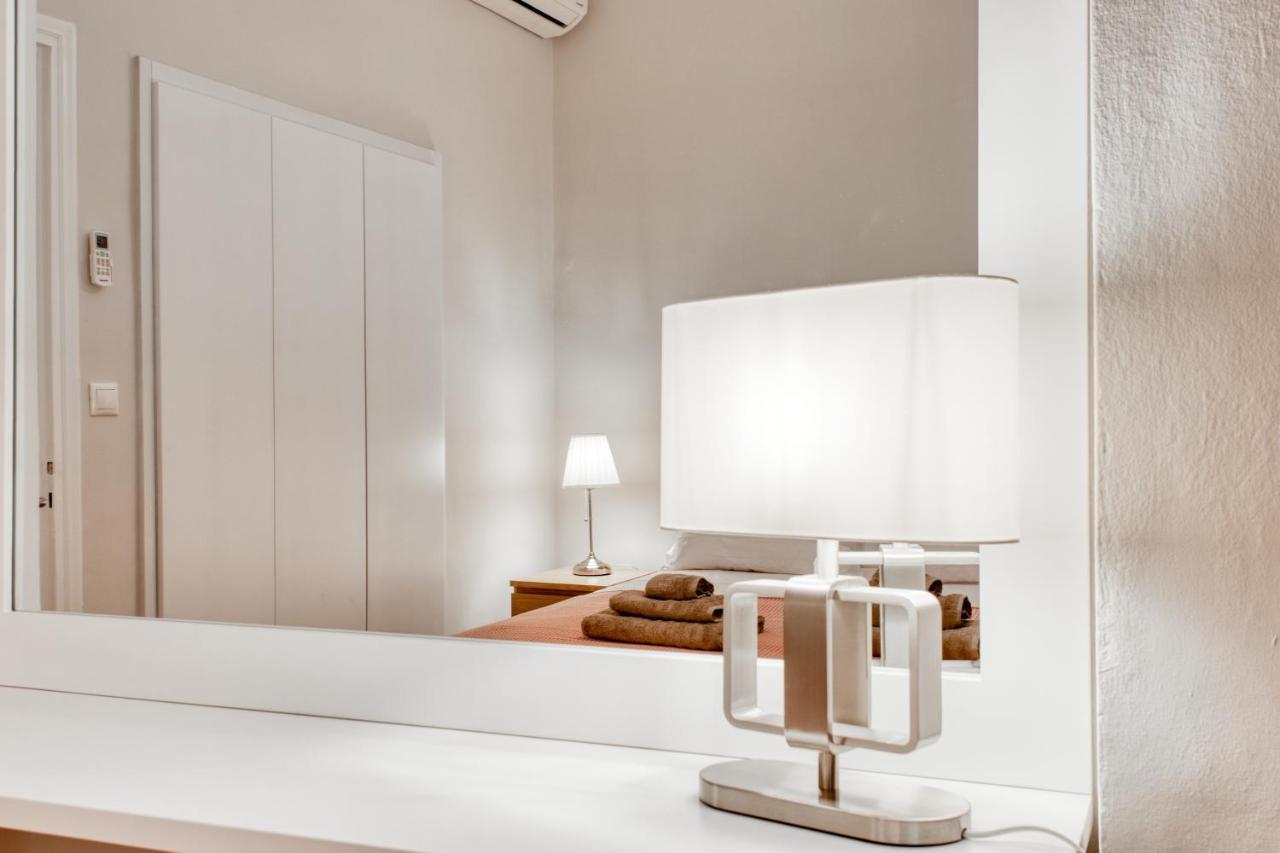 Modern 2-Bedroom Apt, 200M From The Acropolis Афіни Екстер'єр фото