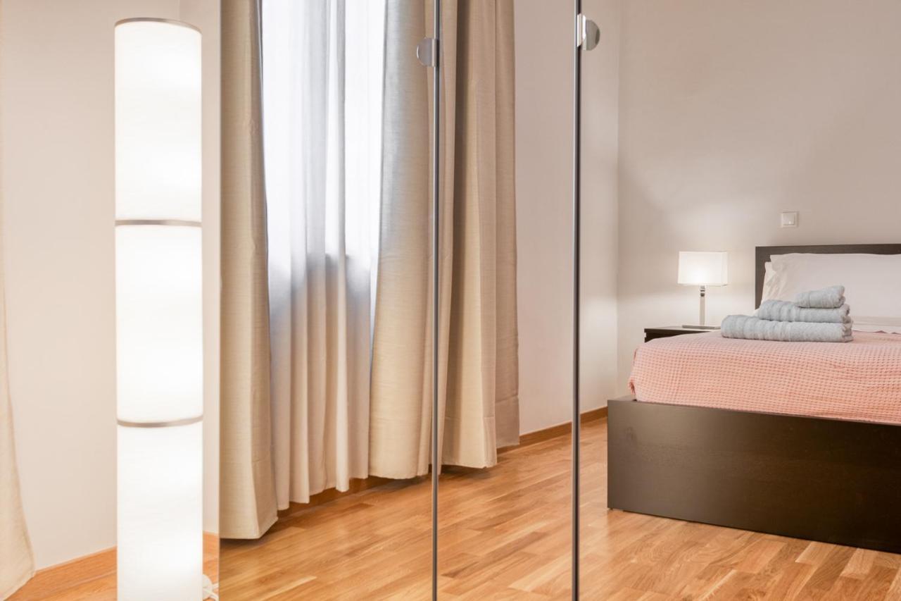 Modern 2-Bedroom Apt, 200M From The Acropolis Афіни Екстер'єр фото